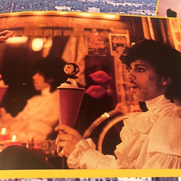 Vintage Prince and the Revolution World Tour Book 1984-85 Bonus News Article 94 - Picture 7 of 8